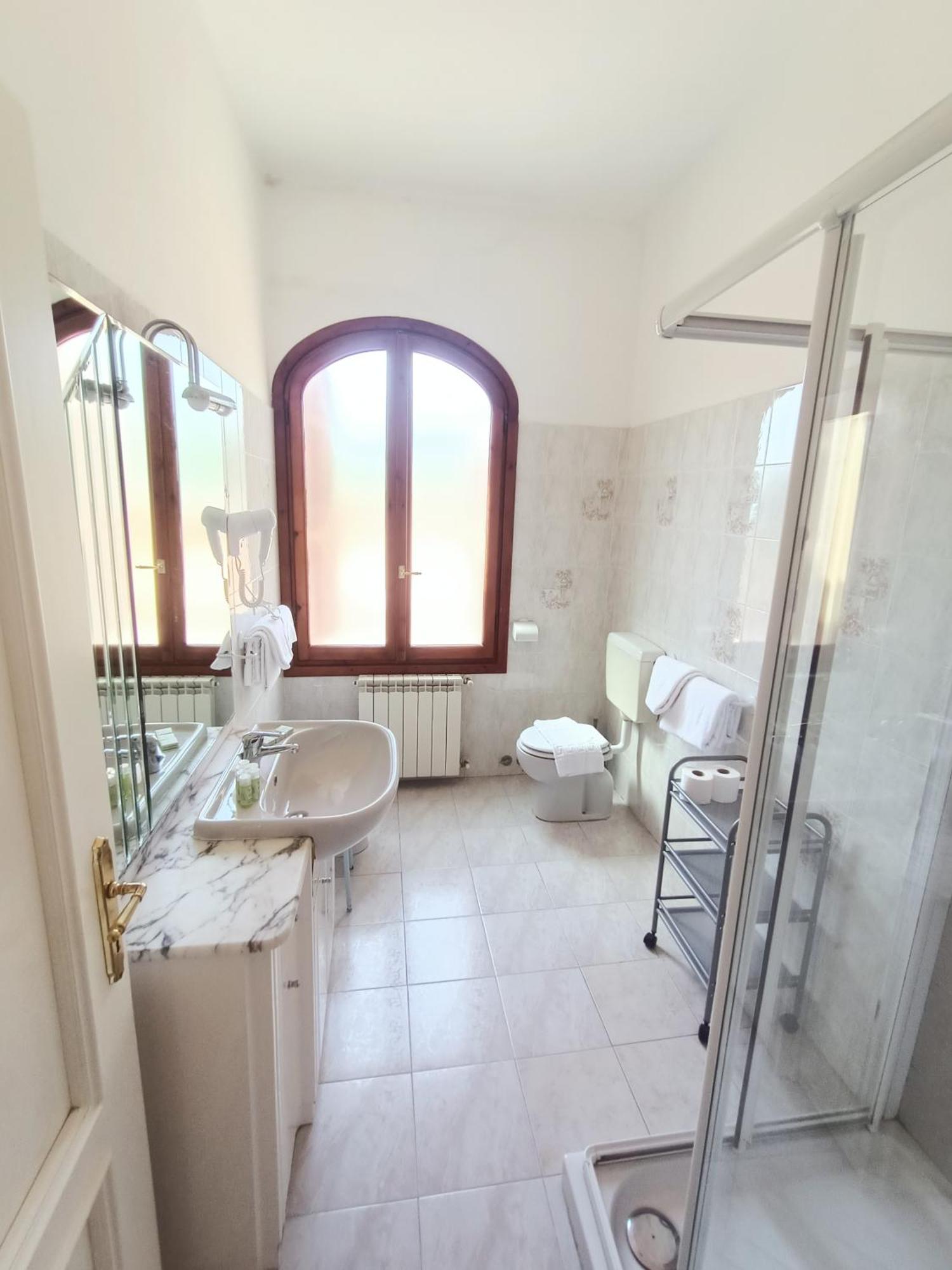 Appartamenti Villa Chiara 因佩里亚 外观 照片