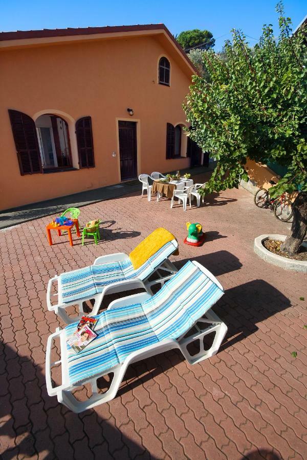 Appartamenti Villa Chiara 因佩里亚 外观 照片